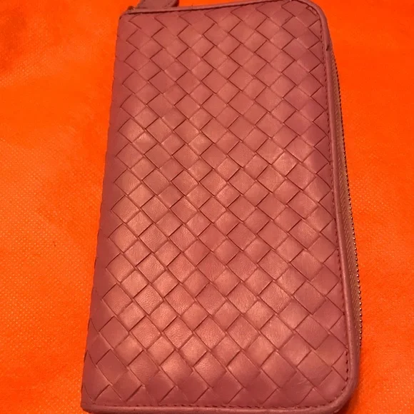 Bottega Veneta zippy wallet in pink authentic - Picture 2 of 12